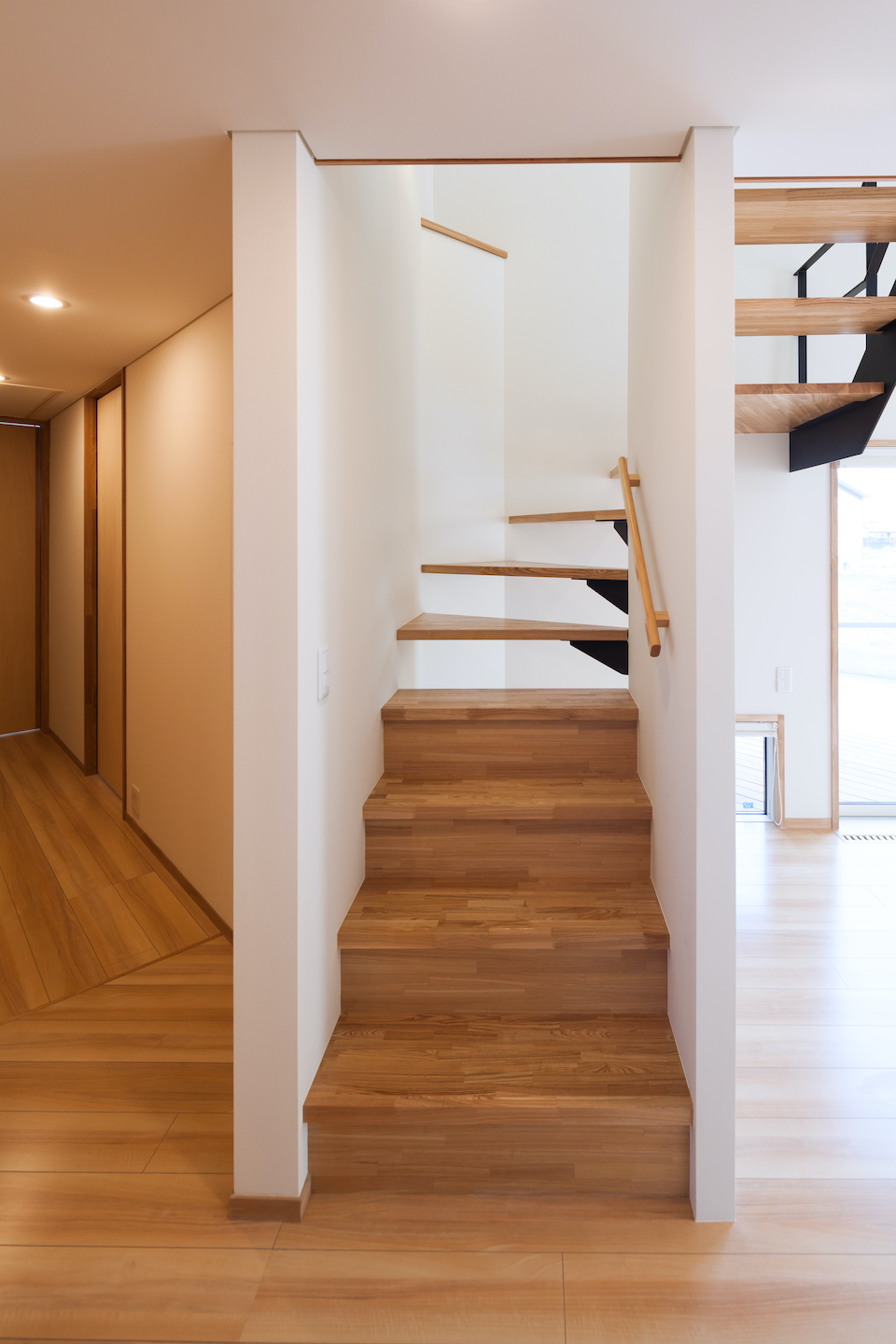 �S�R�E����̉Ɖ摜�W