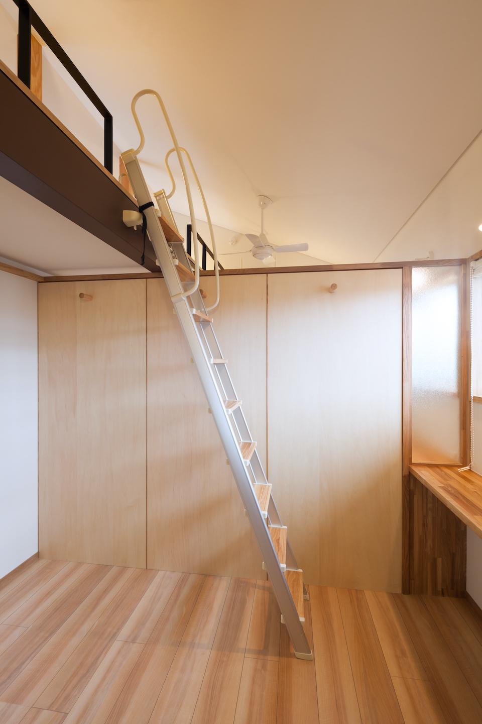 �S�R�E����̉Ɖ摜�P�T