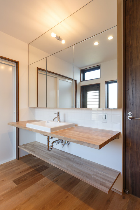 �����E���Ẫ��m�x�[�V�����摜�P�R