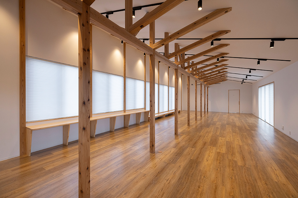 Under the Poplar Trees�摜�X