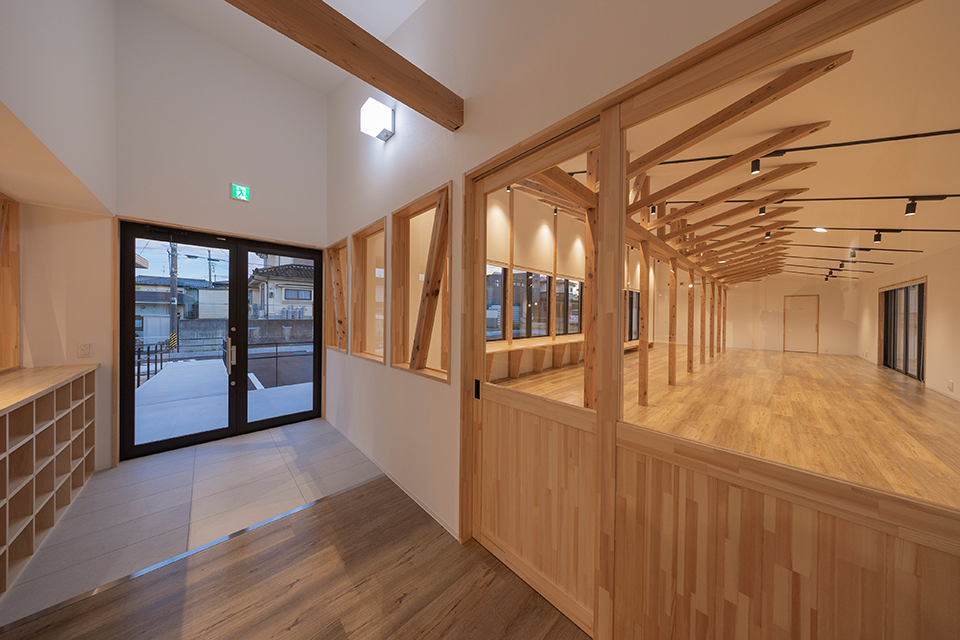 Under the Poplar Trees�摜�P�O