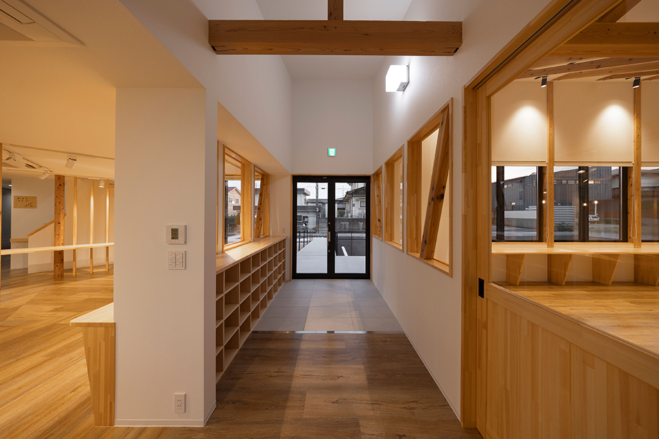 Under the Poplar Trees�摜�P�P