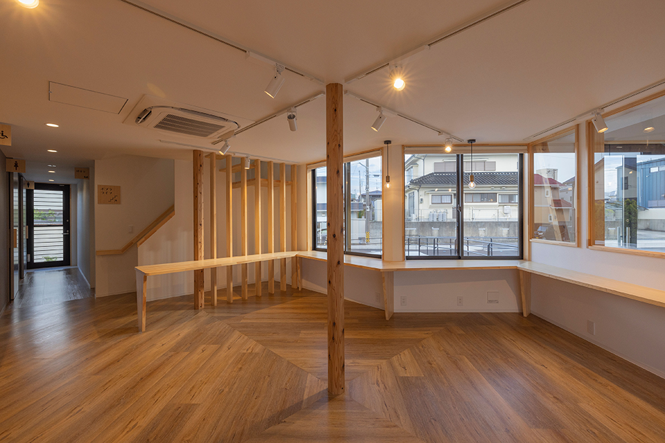 Under the Poplar Trees�摜�P�S