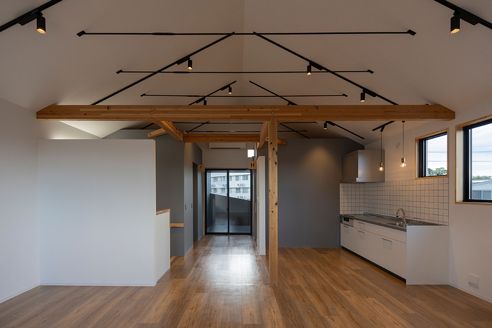 Under the Poplar Trees�摜�P�W