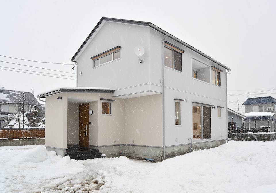 �đ�E�����̉Ɖ摜�P