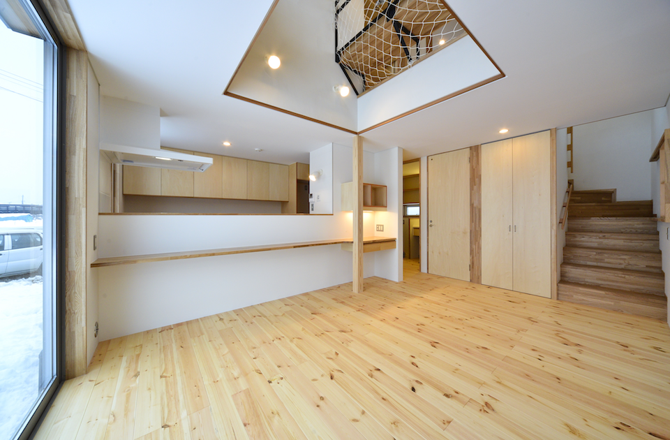 �đ�E�����̉Ɖ摜�T