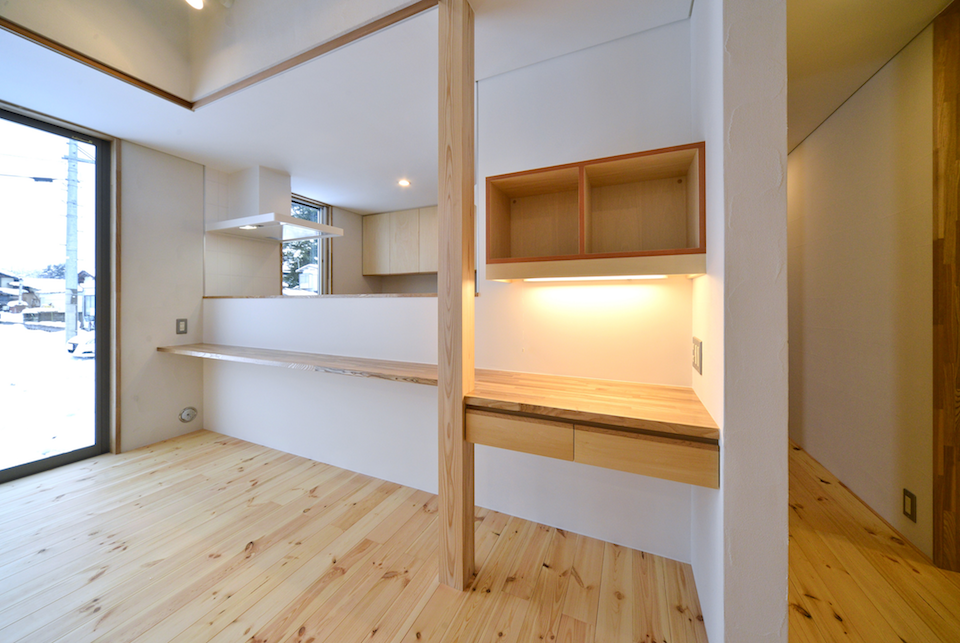 �đ�E�����̉Ɖ摜�V